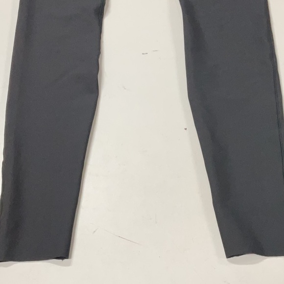 SKIMS Charcoal High-Waisted Leggings
U1-44 - Picture 5 of 5